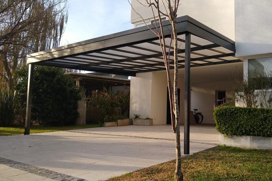 Techos de policarbonato o techos de Poliacrilico altoimpacto resitentes al granizo.